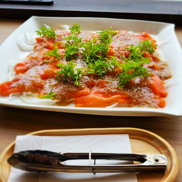 立食サーモン